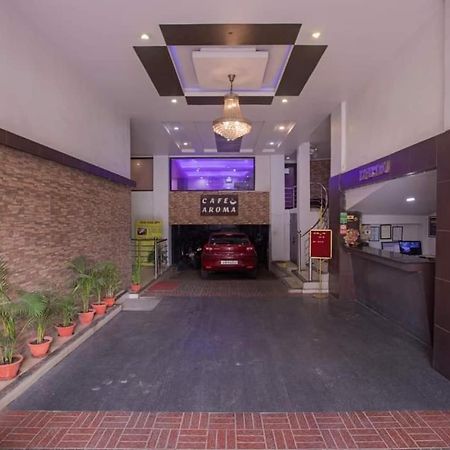 Arya Inn Гувахати Екстериор снимка